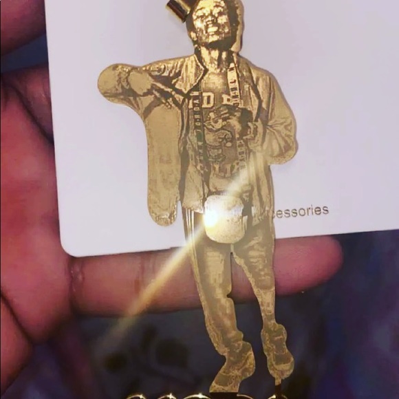 Selling custom necklaces - Picture 2 of 9